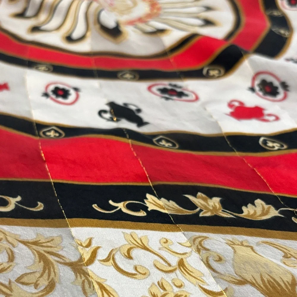 Source Unknown luxurious scarf